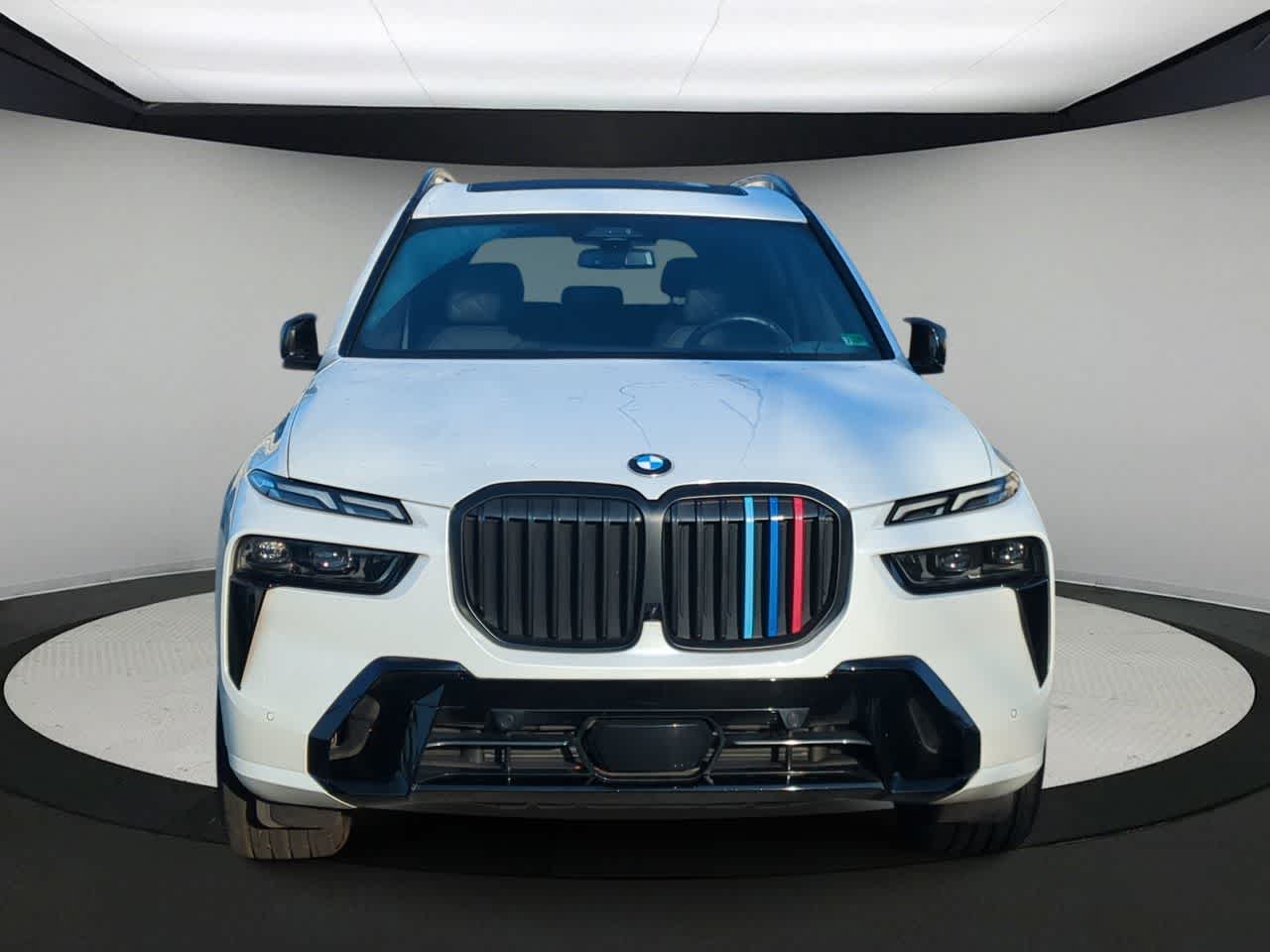 Thumbnail: 2023 BMW X7 - 3