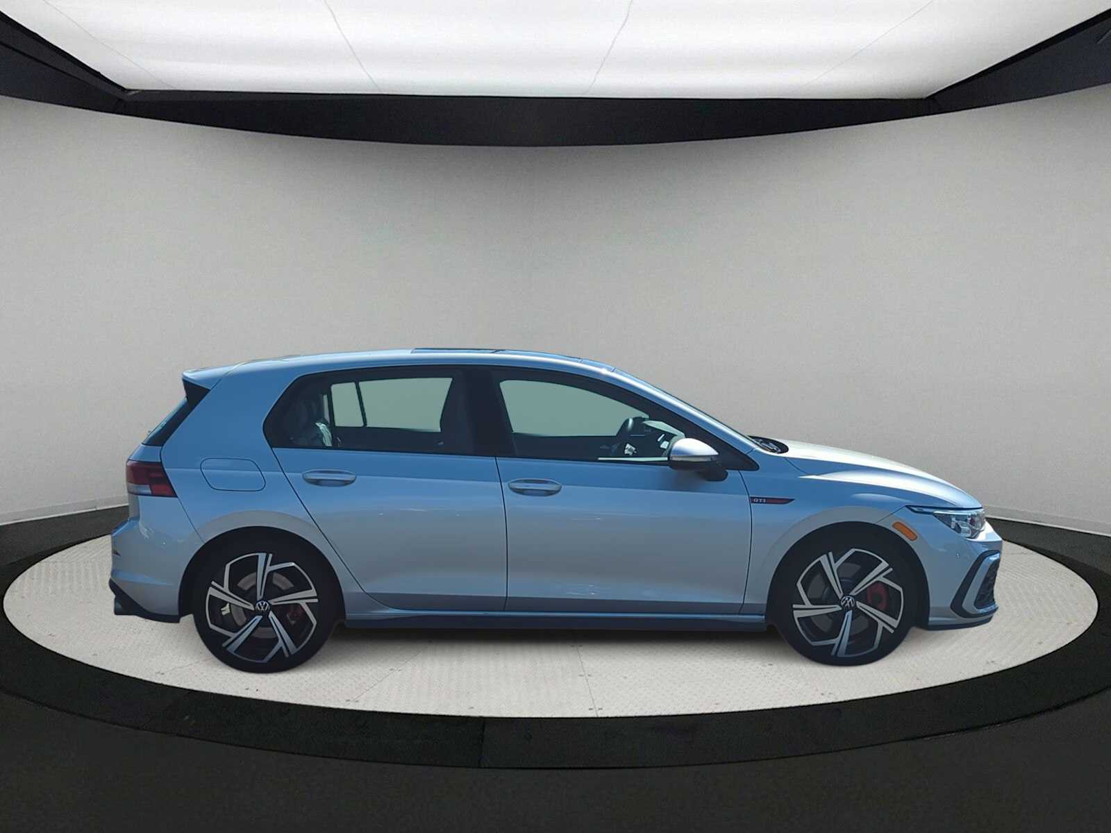 Thumbnail: 2024 Volkswagen Golf - 9