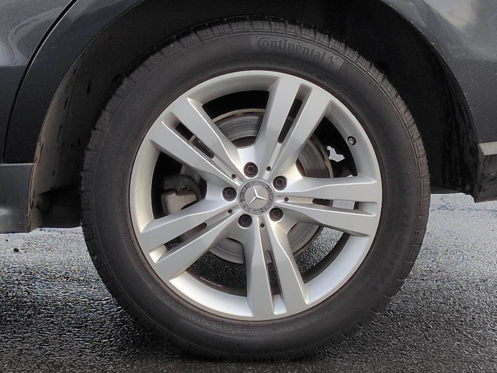 Thumbnail: 2012 Mercedes-Benz M-Class - 14