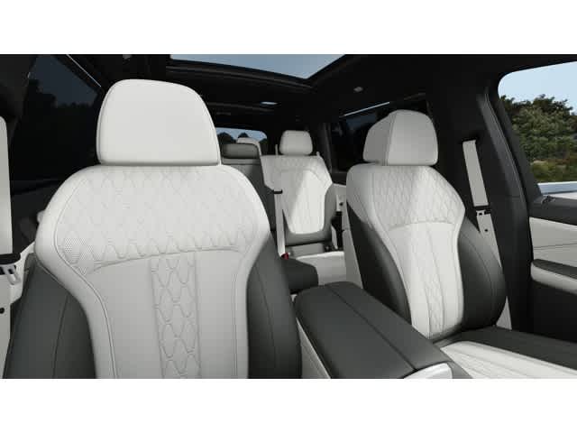Thumbnail: 2026 BMW X7 - 11