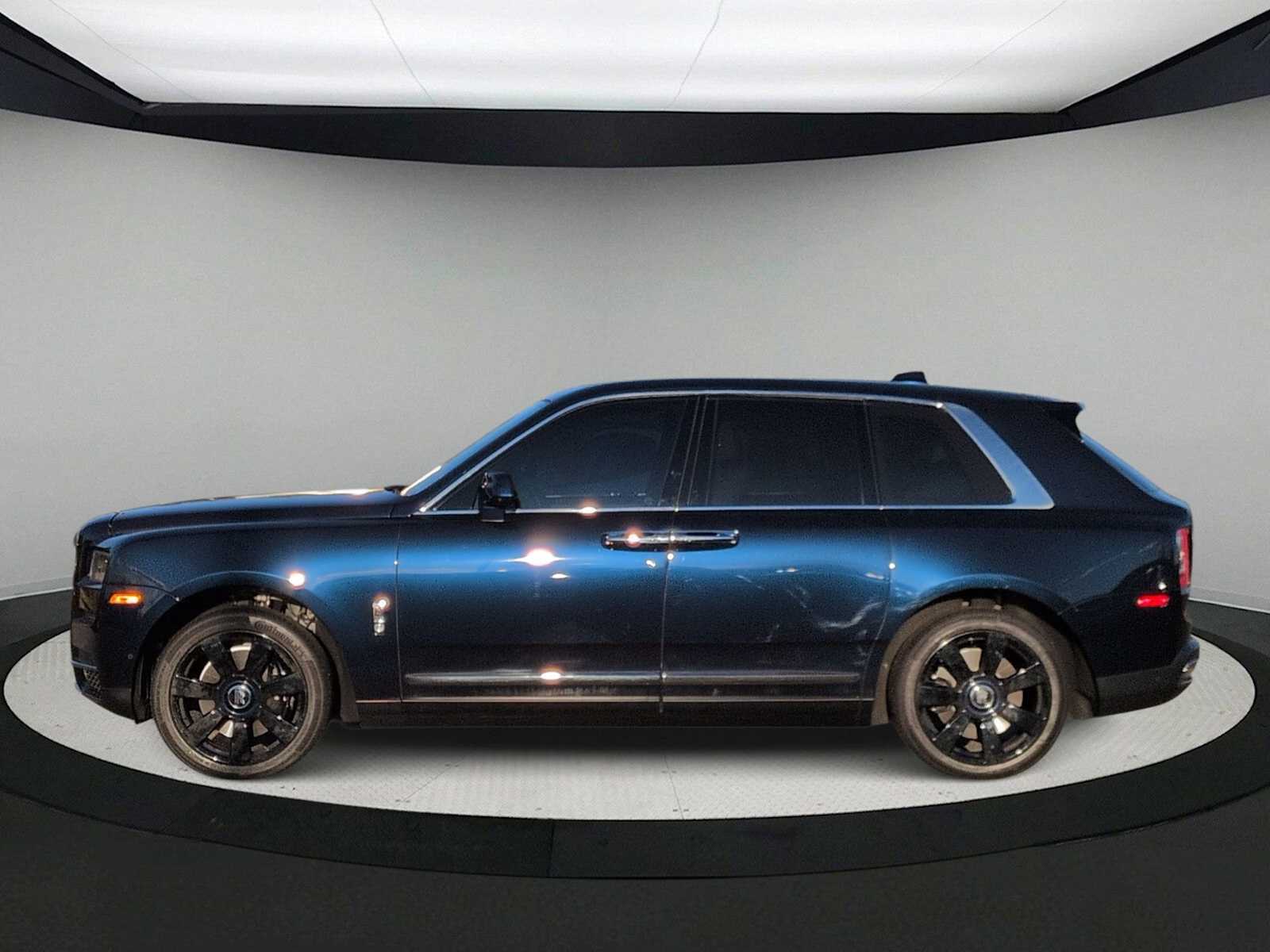 Thumbnail: 2022 Rolls-Royce Cullinan - 5