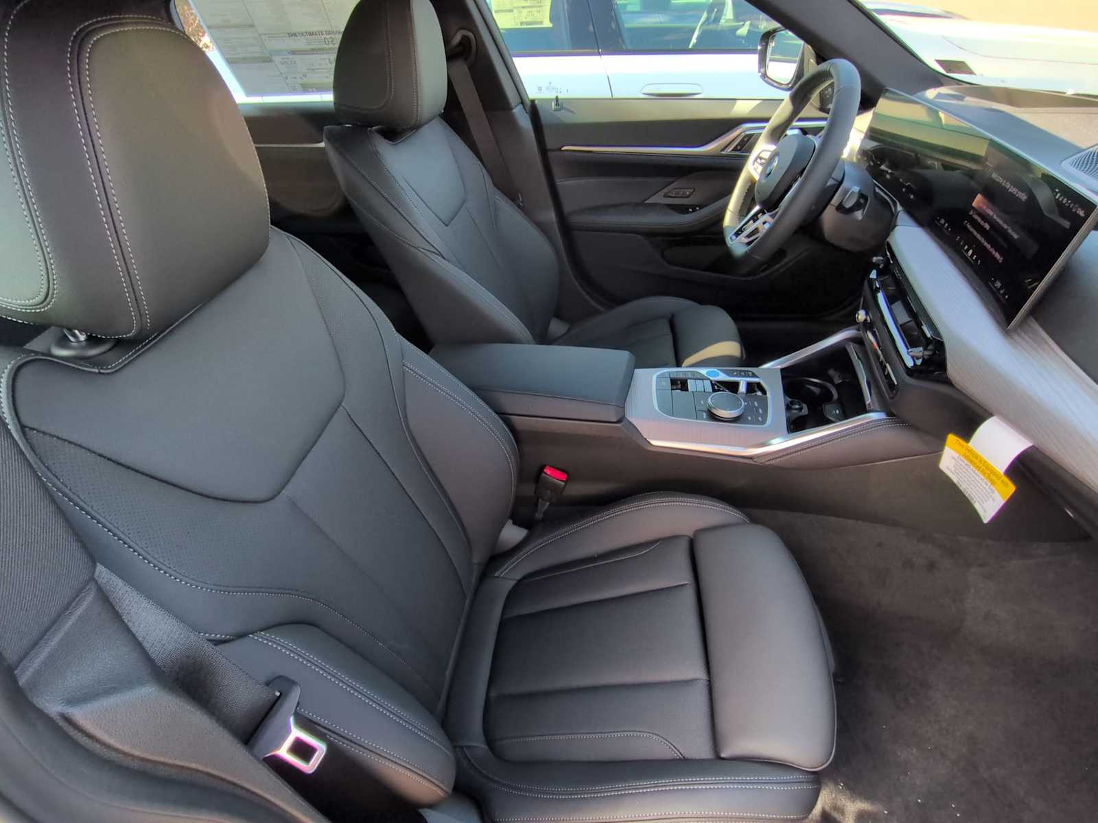 Thumbnail: 2025 BMW i4 - 24