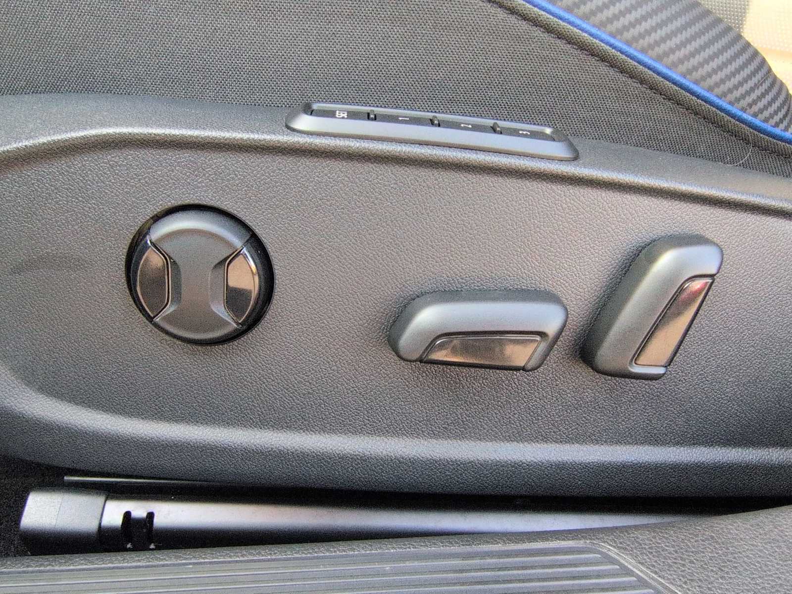 Thumbnail: 2024 Volkswagen Golf - 18