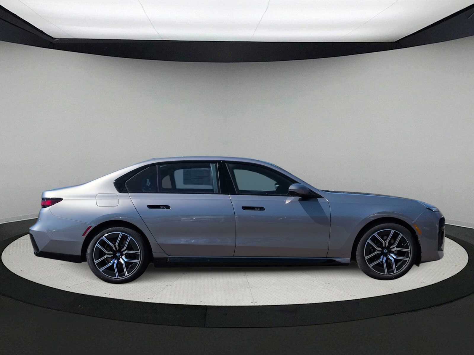 Thumbnail: 2026 BMW 7 Series - 9