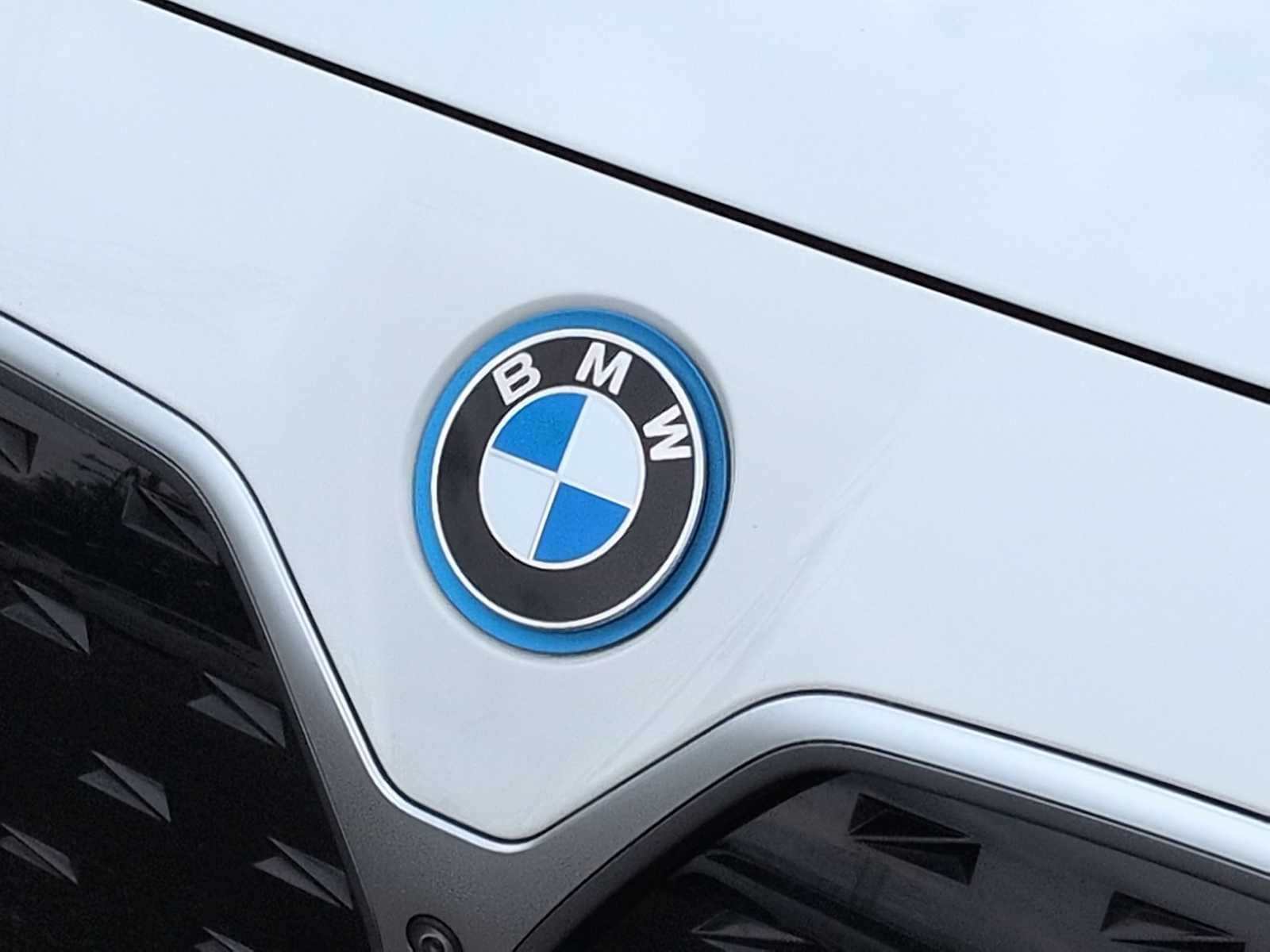 Thumbnail: 2023 BMW i4 - 12