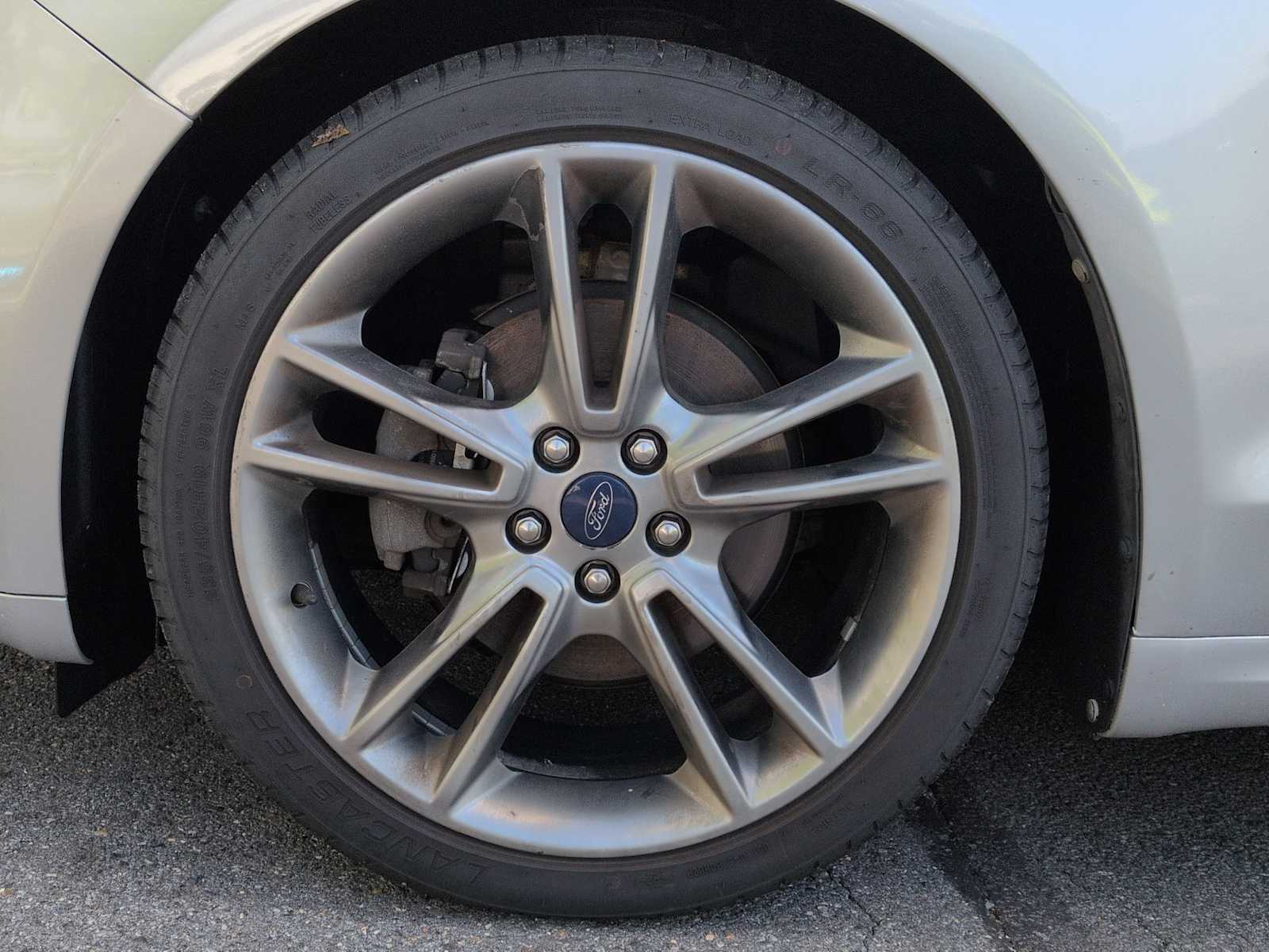 Thumbnail: 2014 Ford Fusion - 14
