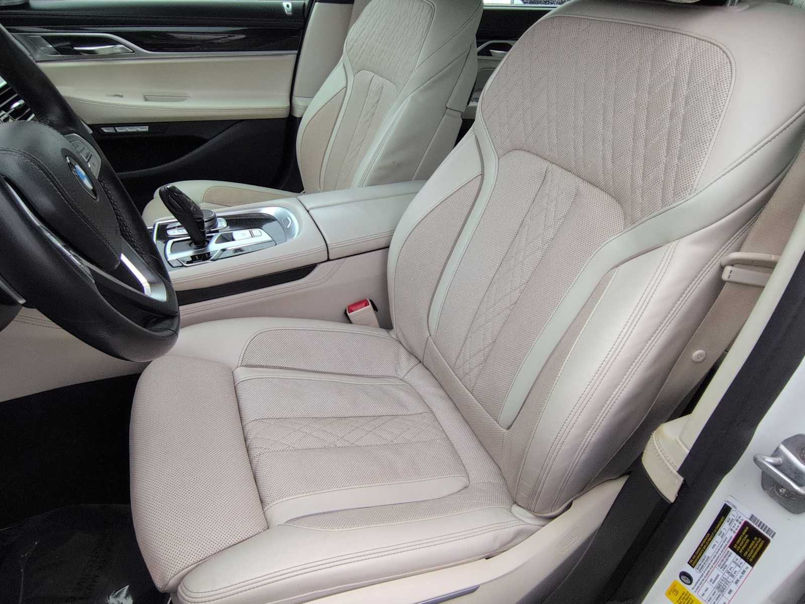 Thumbnail: 2016 BMW 7 Series - 16