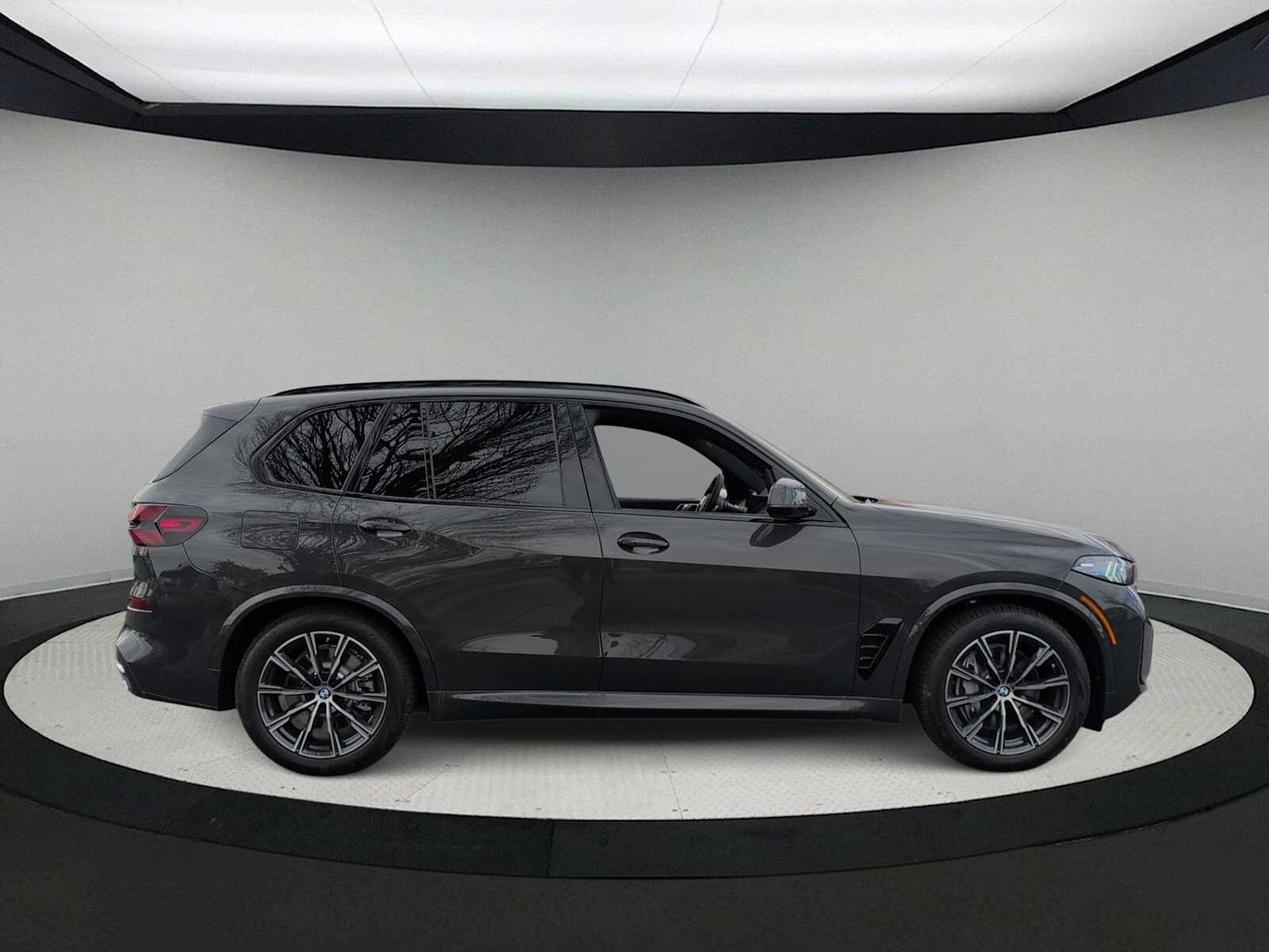 Thumbnail: 2026 BMW X5 - 9