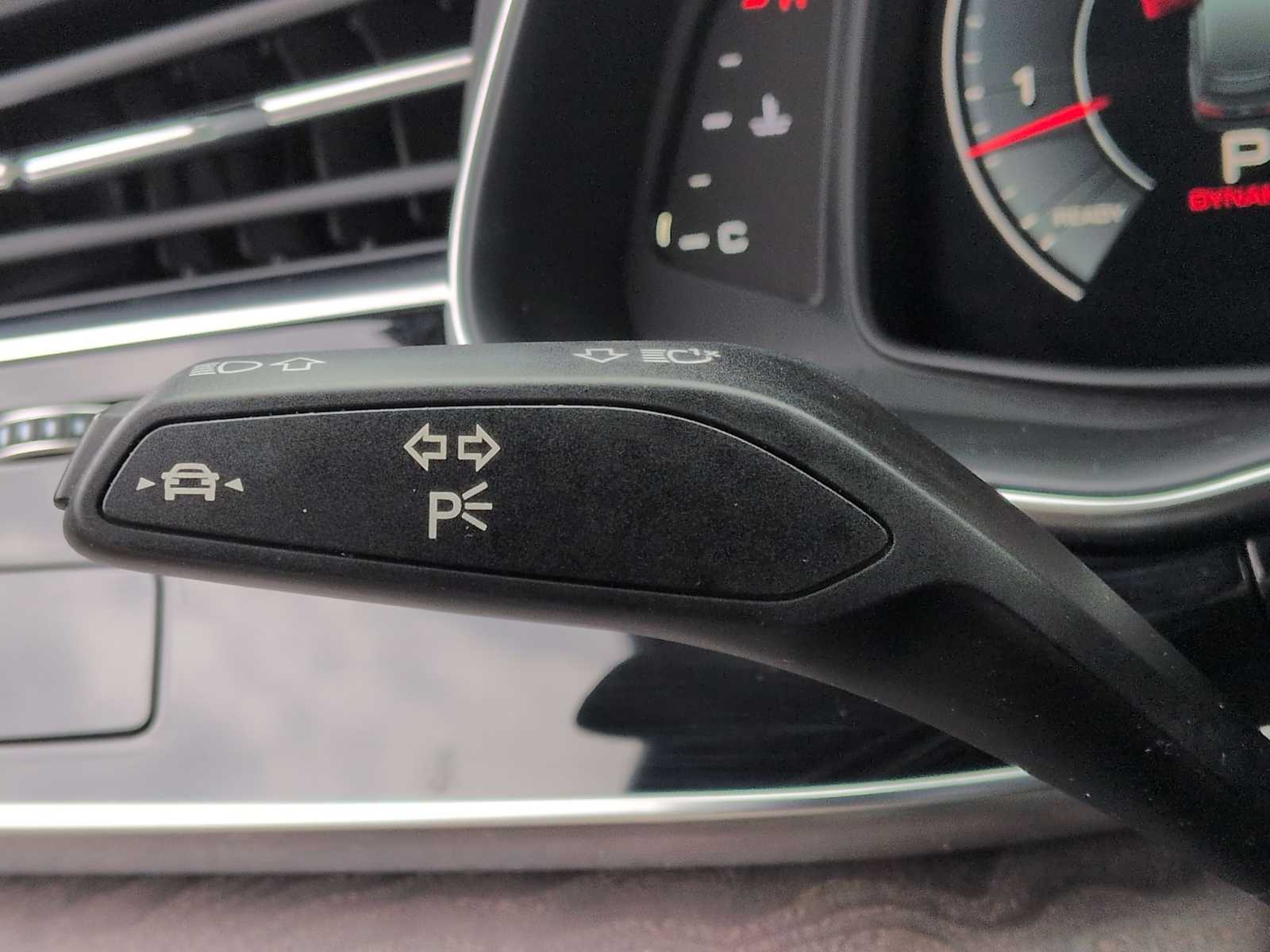 Thumbnail: 2020 Audi Q7 - 28