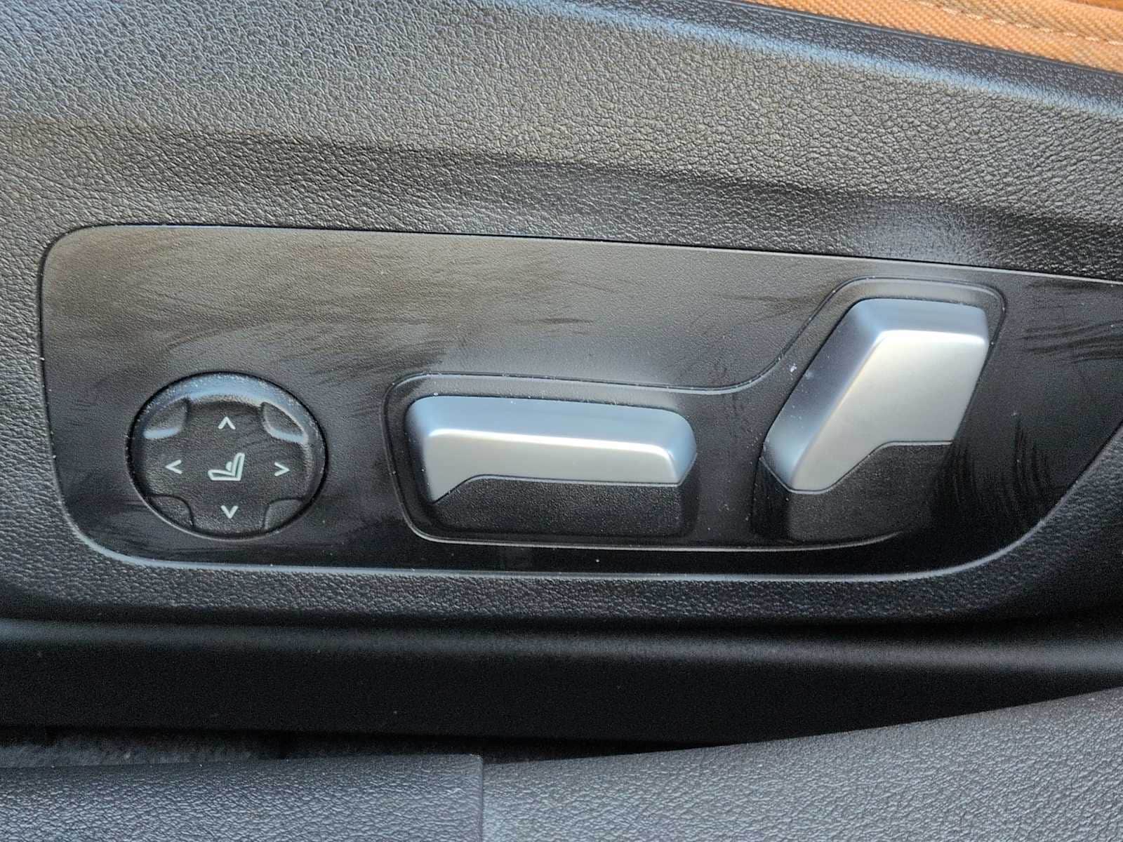 Thumbnail: 2023 BMW i4 - 18