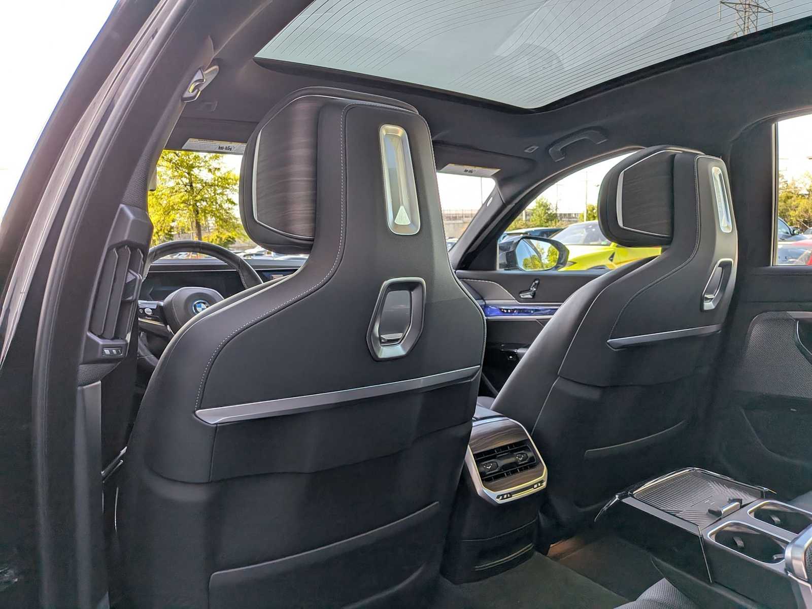 Thumbnail: 2024 BMW i7 - 19