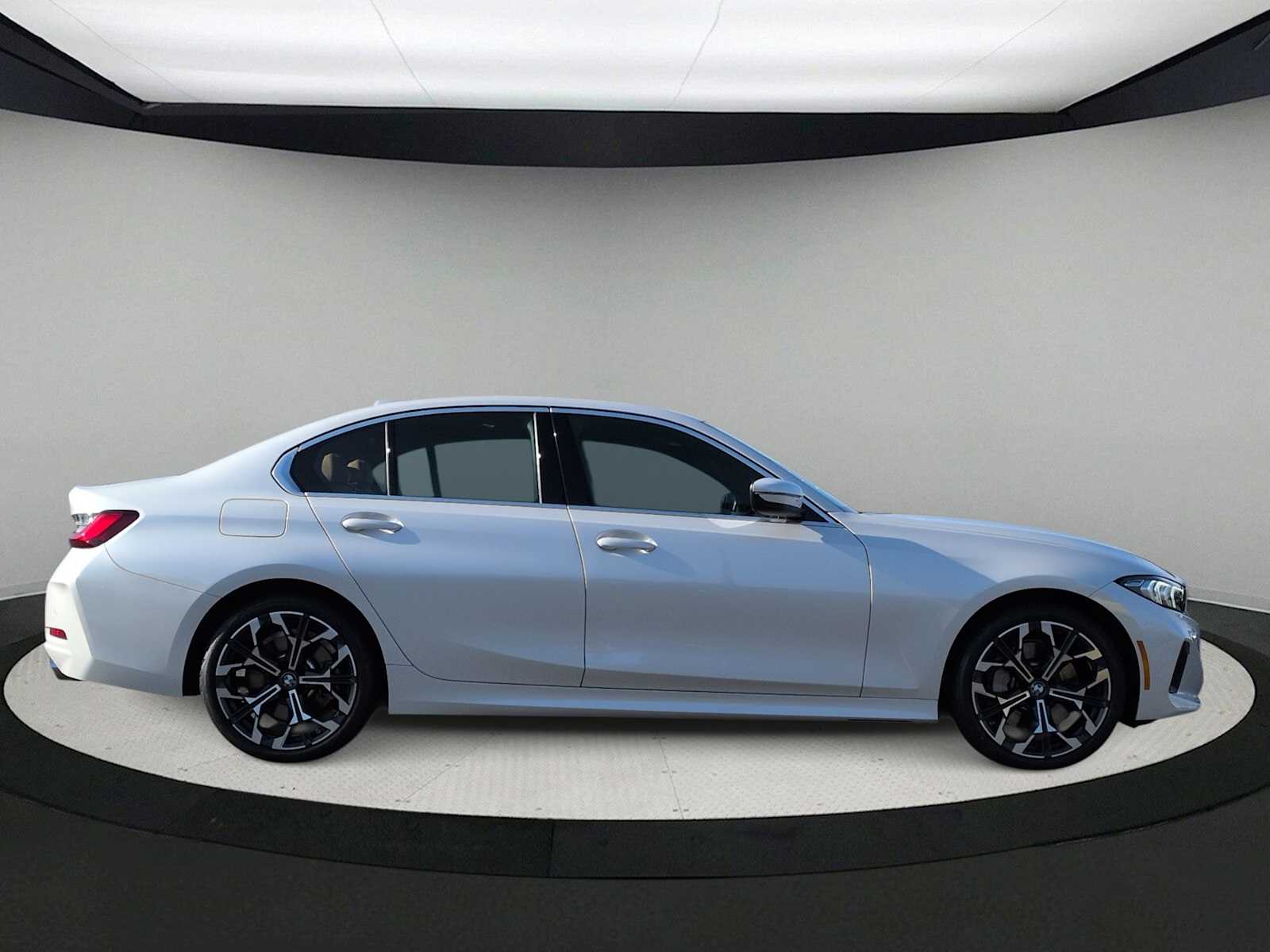 Thumbnail: 2025 BMW 3 Series - 9