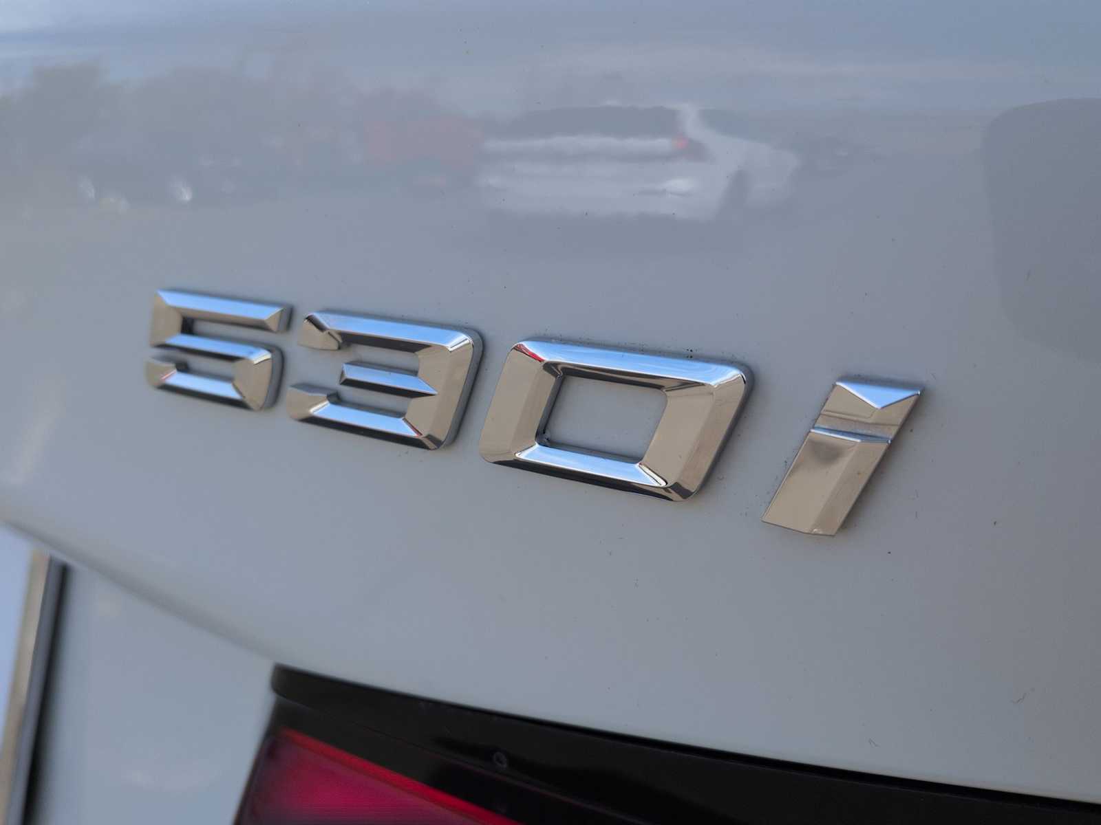 Thumbnail: 2021 BMW 5 Series - 13