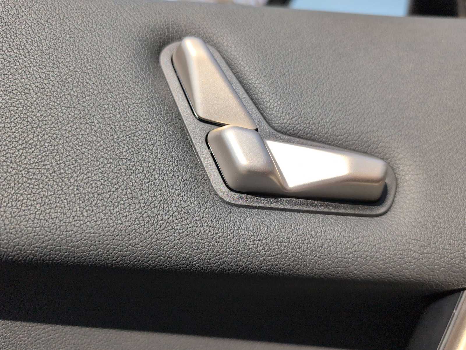 Thumbnail: 2026 BMW iX - 17