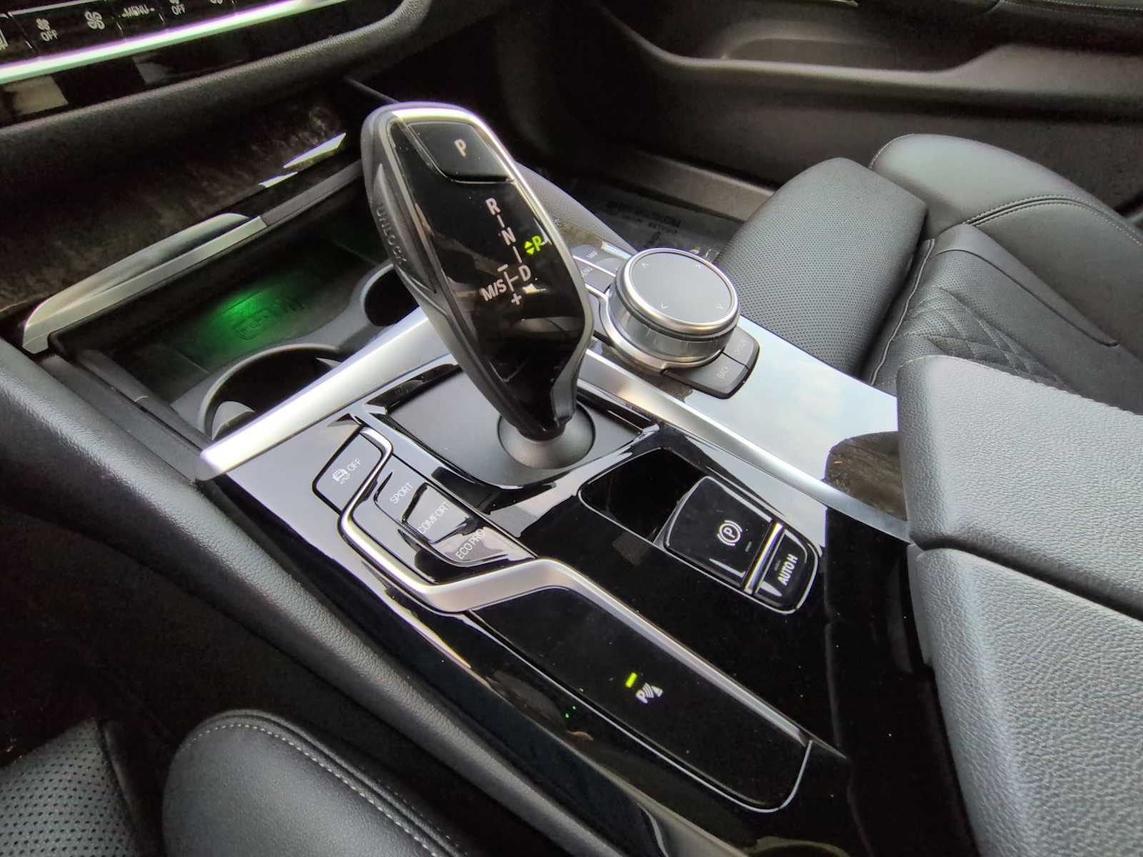 Thumbnail: 2021 BMW 5 Series - 34