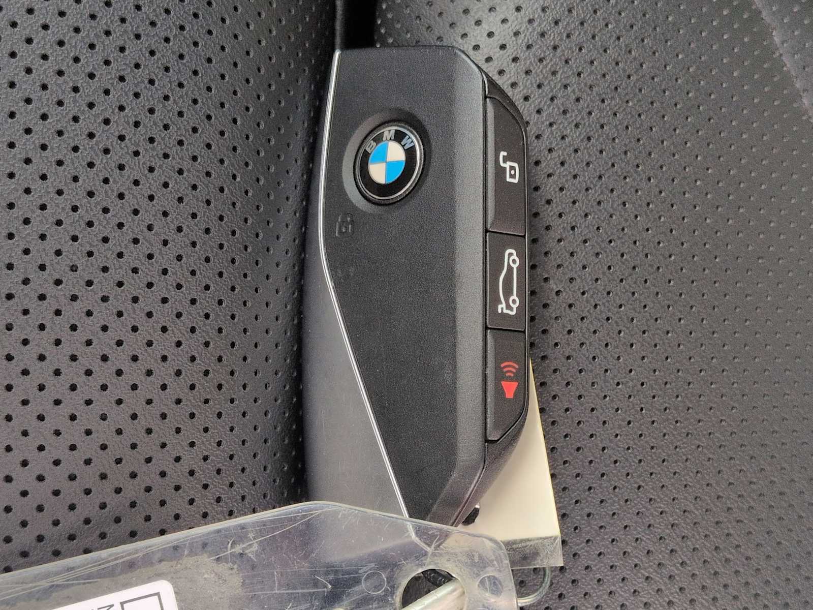 Thumbnail: 2025 BMW i5 - 36