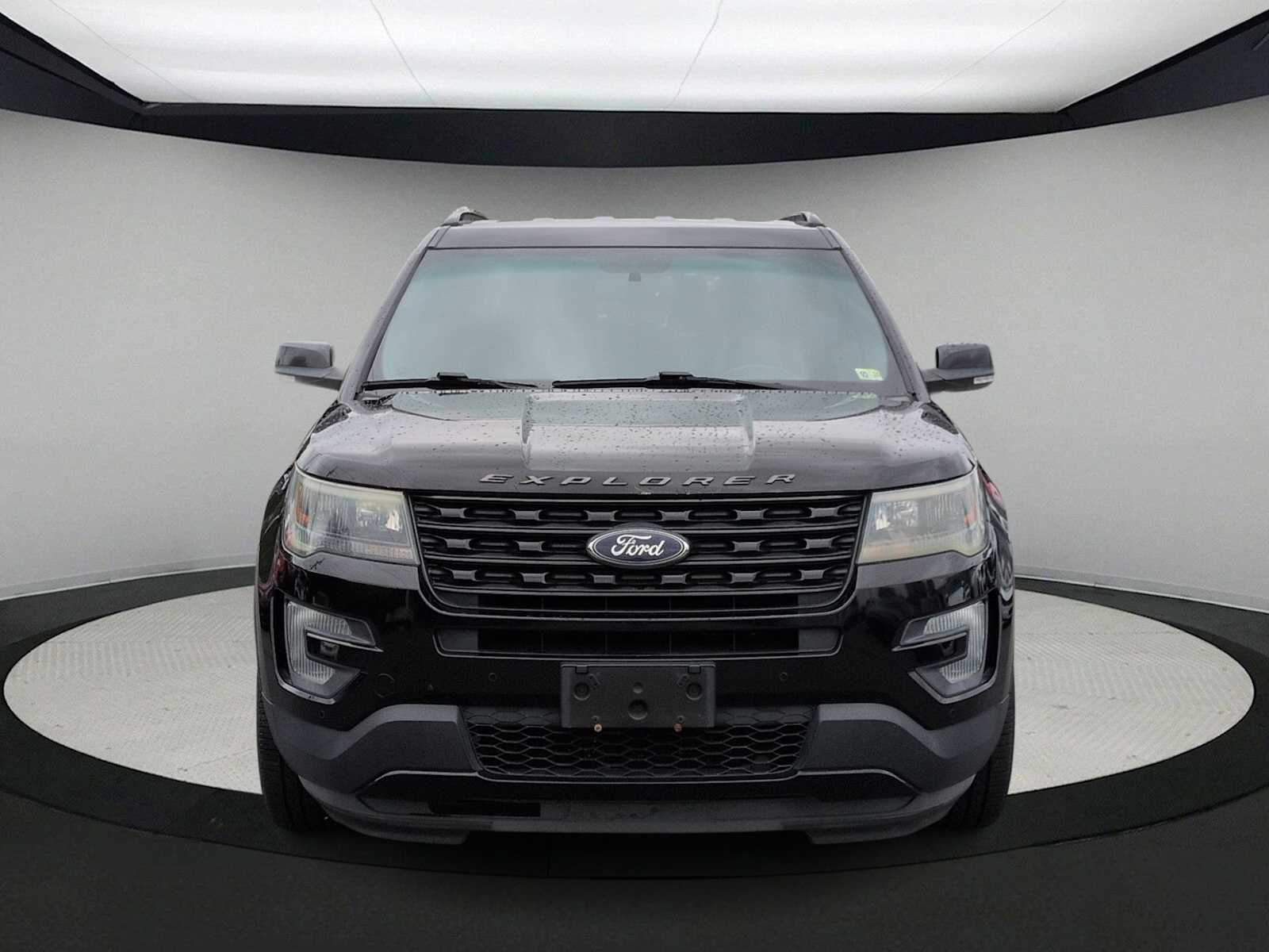Thumbnail: 2016 Ford Explorer - 3