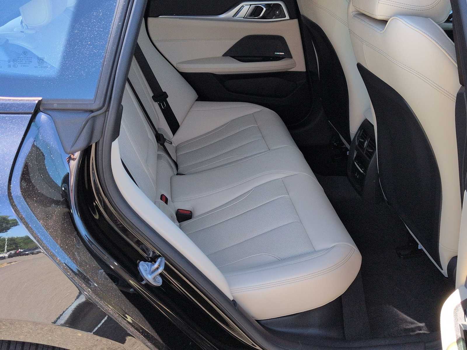 Thumbnail: 2026 BMW i4 - 22