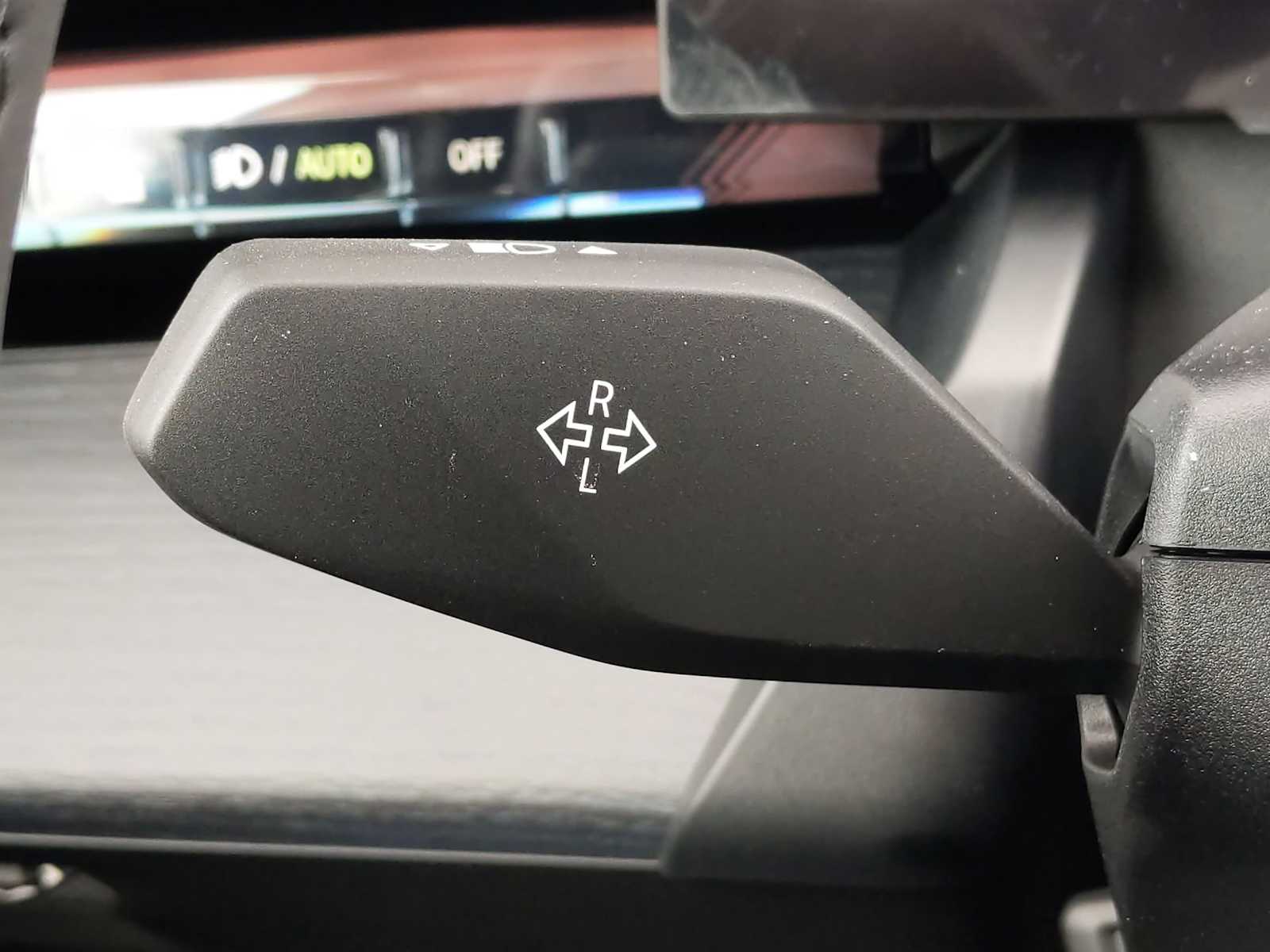 Thumbnail: 2025 BMW i5 - 28