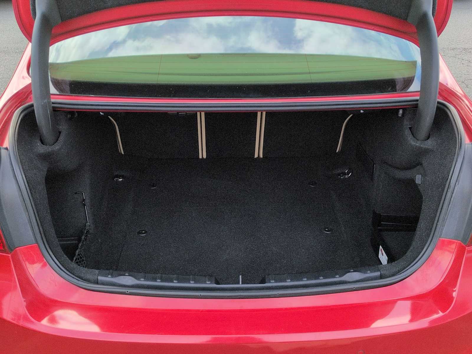 Thumbnail: 2013 BMW 3 Series - 36