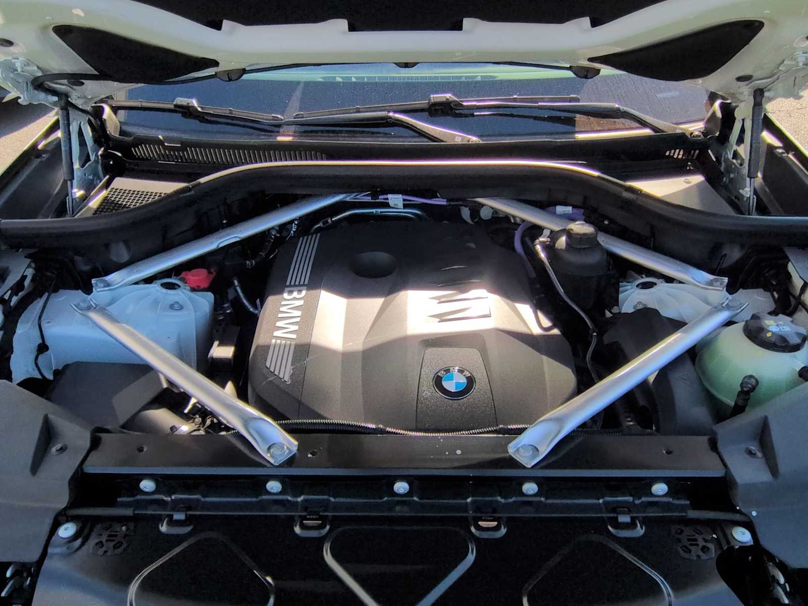 Thumbnail: 2026 BMW X5 - 15