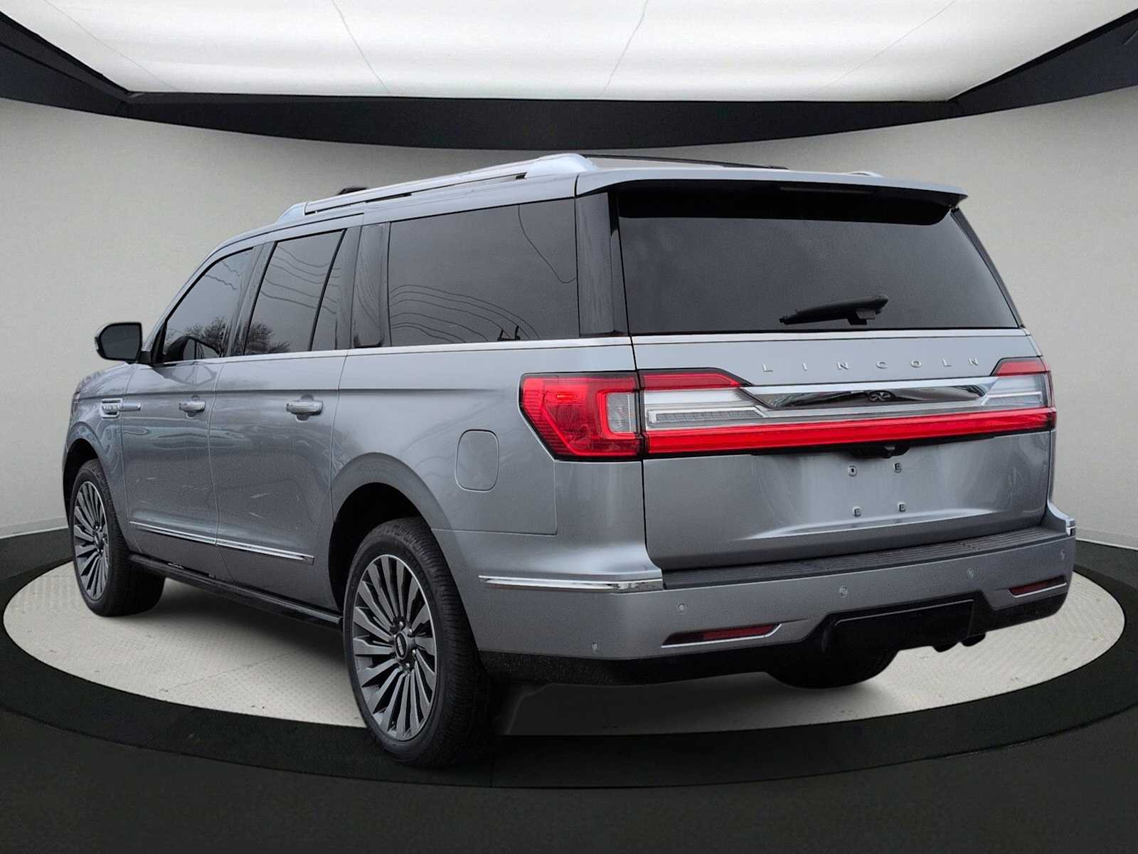 Thumbnail: 2020 Lincoln Navigator L - 6