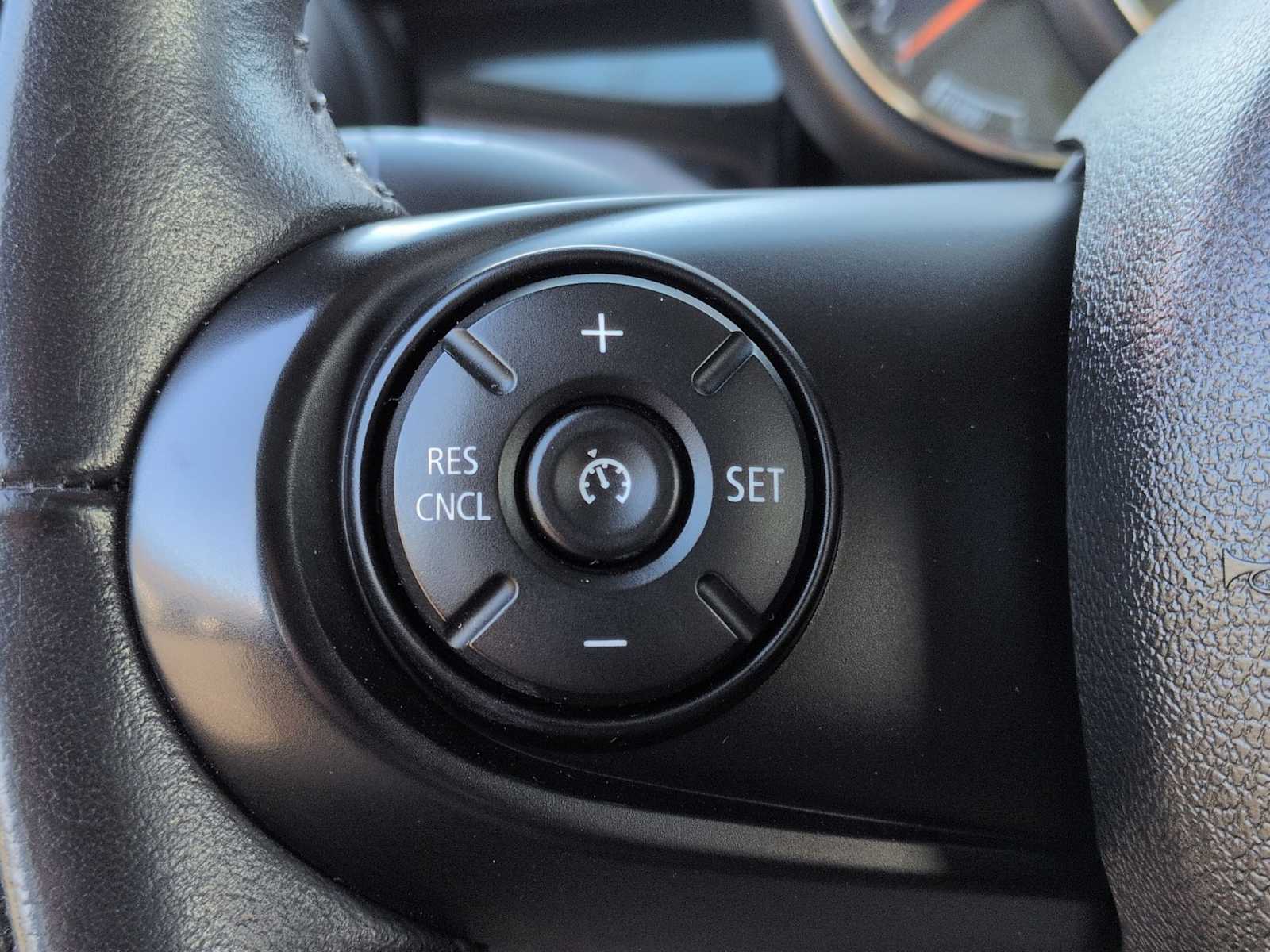 Thumbnail: 2019 MINI Cooper Hardtop - 26