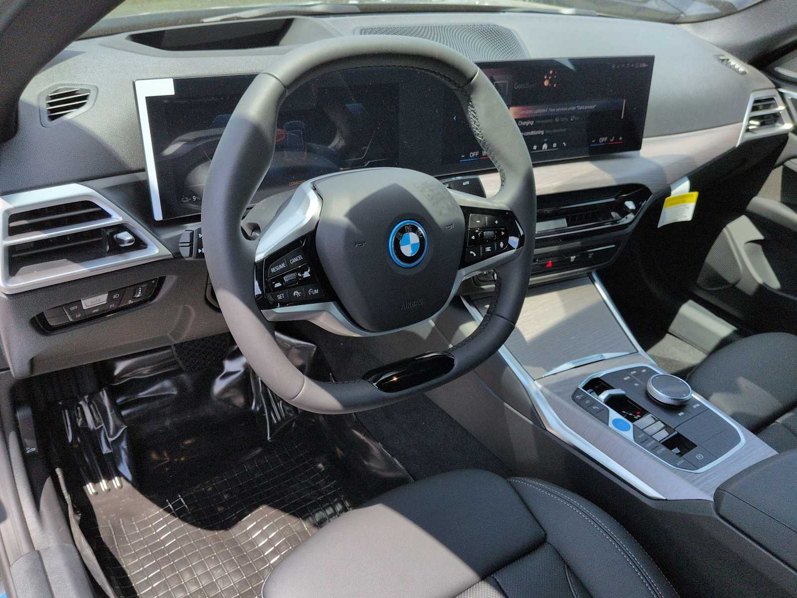 Thumbnail: 2026 BMW i4 - 10