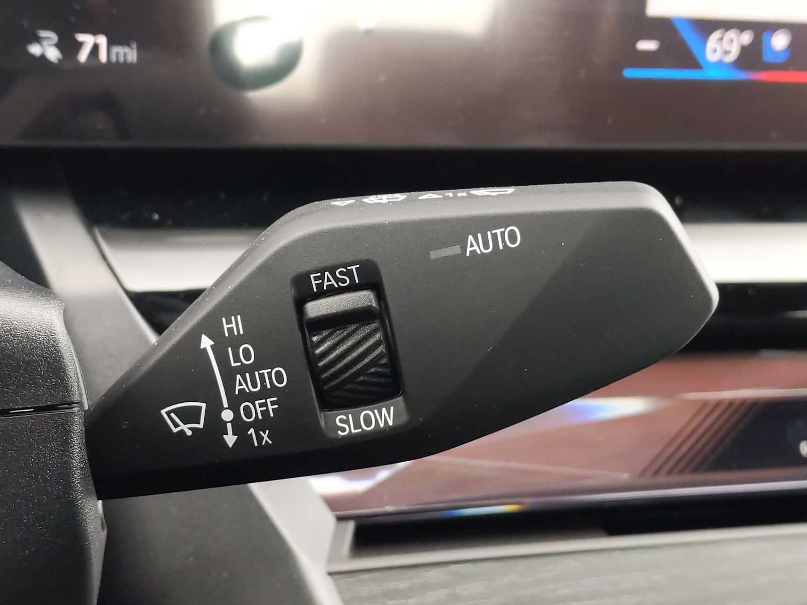 Thumbnail: 2025 BMW i5 - 27