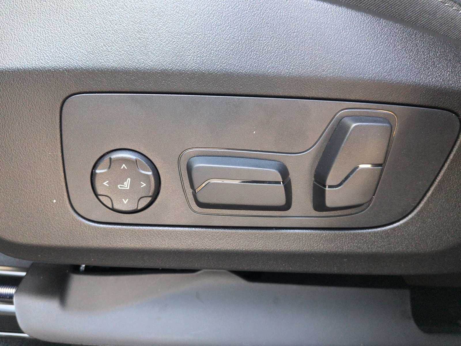 Thumbnail: 2026 BMW X1 - 18