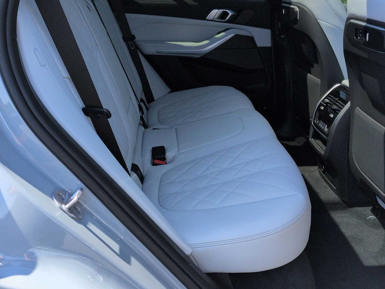 Thumbnail: 2026 BMW X5 - 22