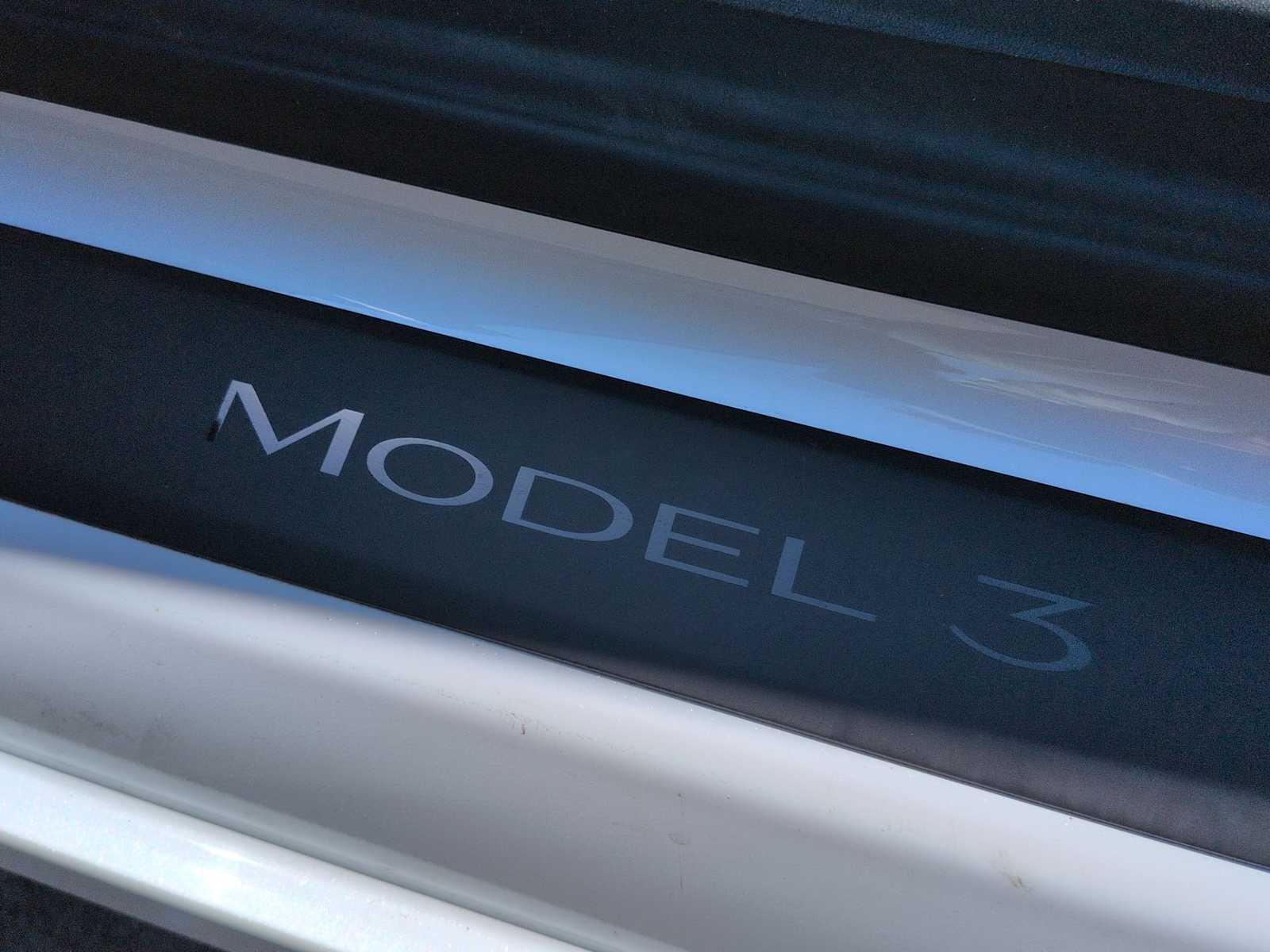 Thumbnail: 2023 Tesla Model 3 - 13