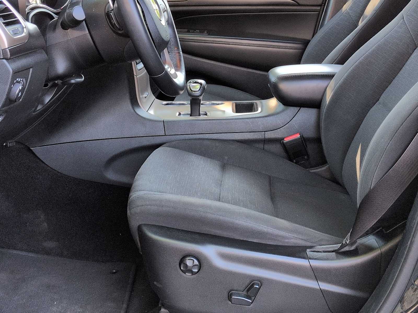 Thumbnail: 2014 Jeep Grand Cherokee - 17