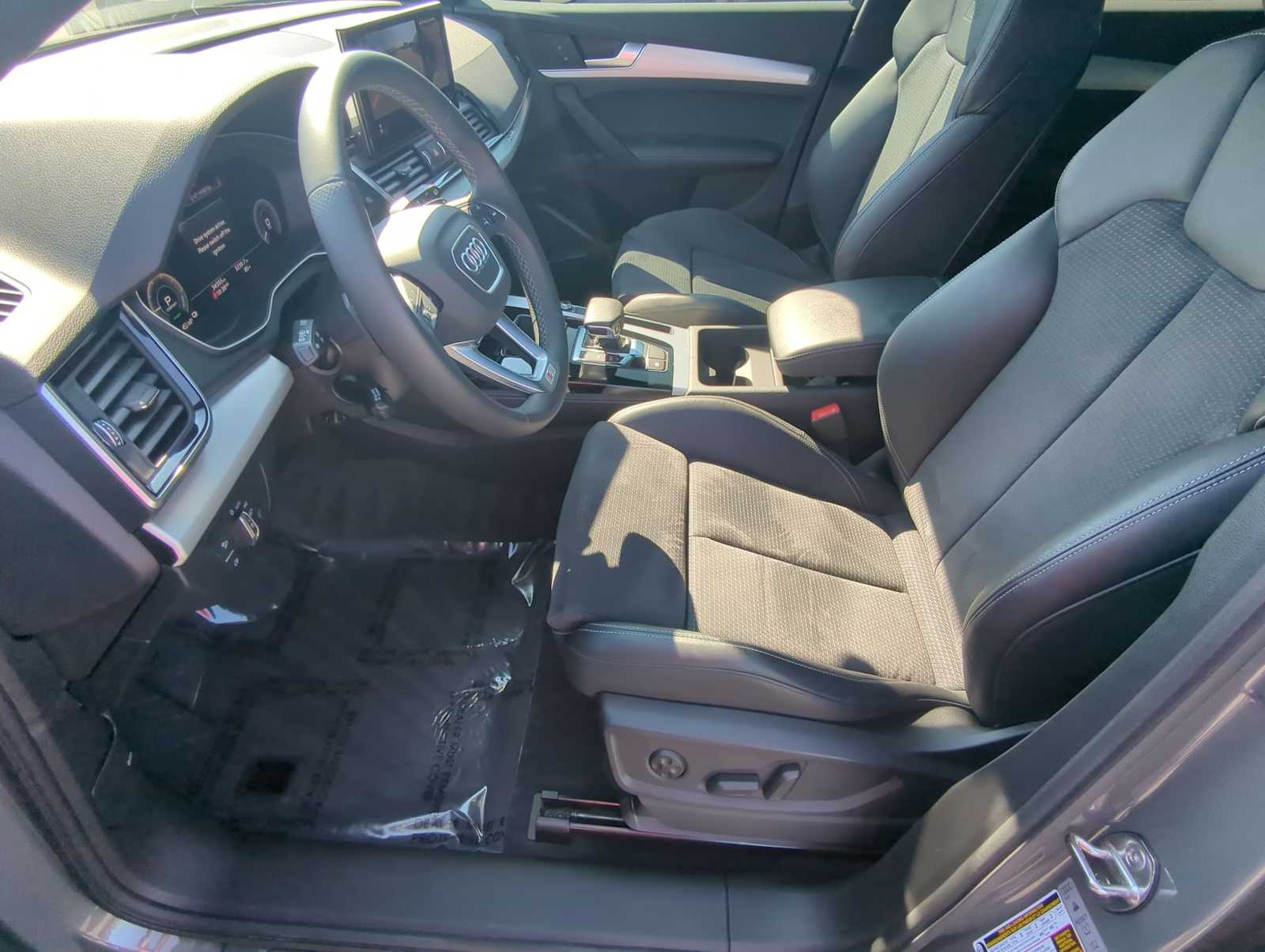 Thumbnail: 2023 Audi Q5 - 10