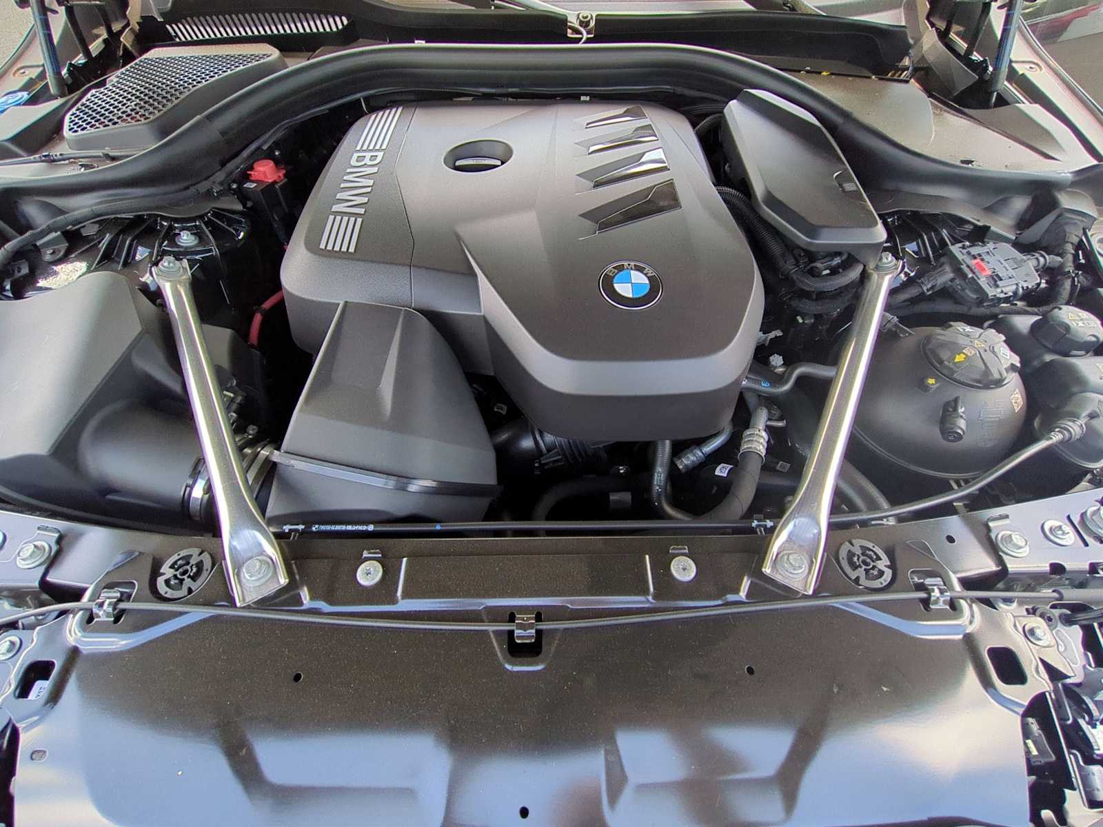 Thumbnail: 2025 BMW 5 Series - 14