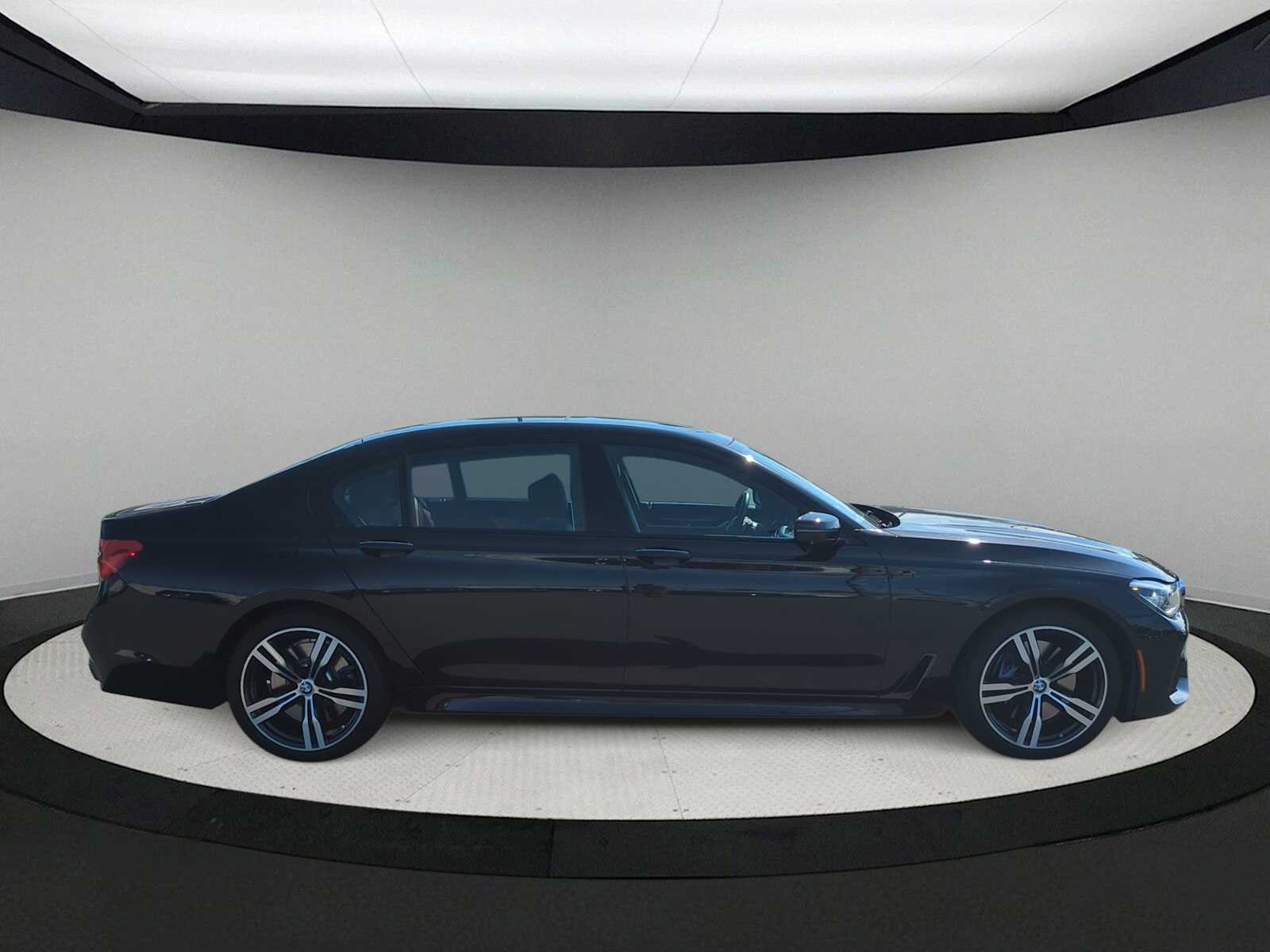 Thumbnail: 2018 BMW 7 Series - 9