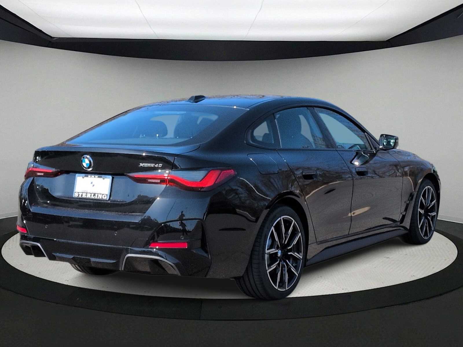 Thumbnail: 2026 BMW i4 - 8