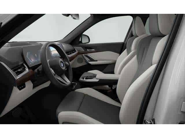 Thumbnail: 2027 BMW X1 - 6