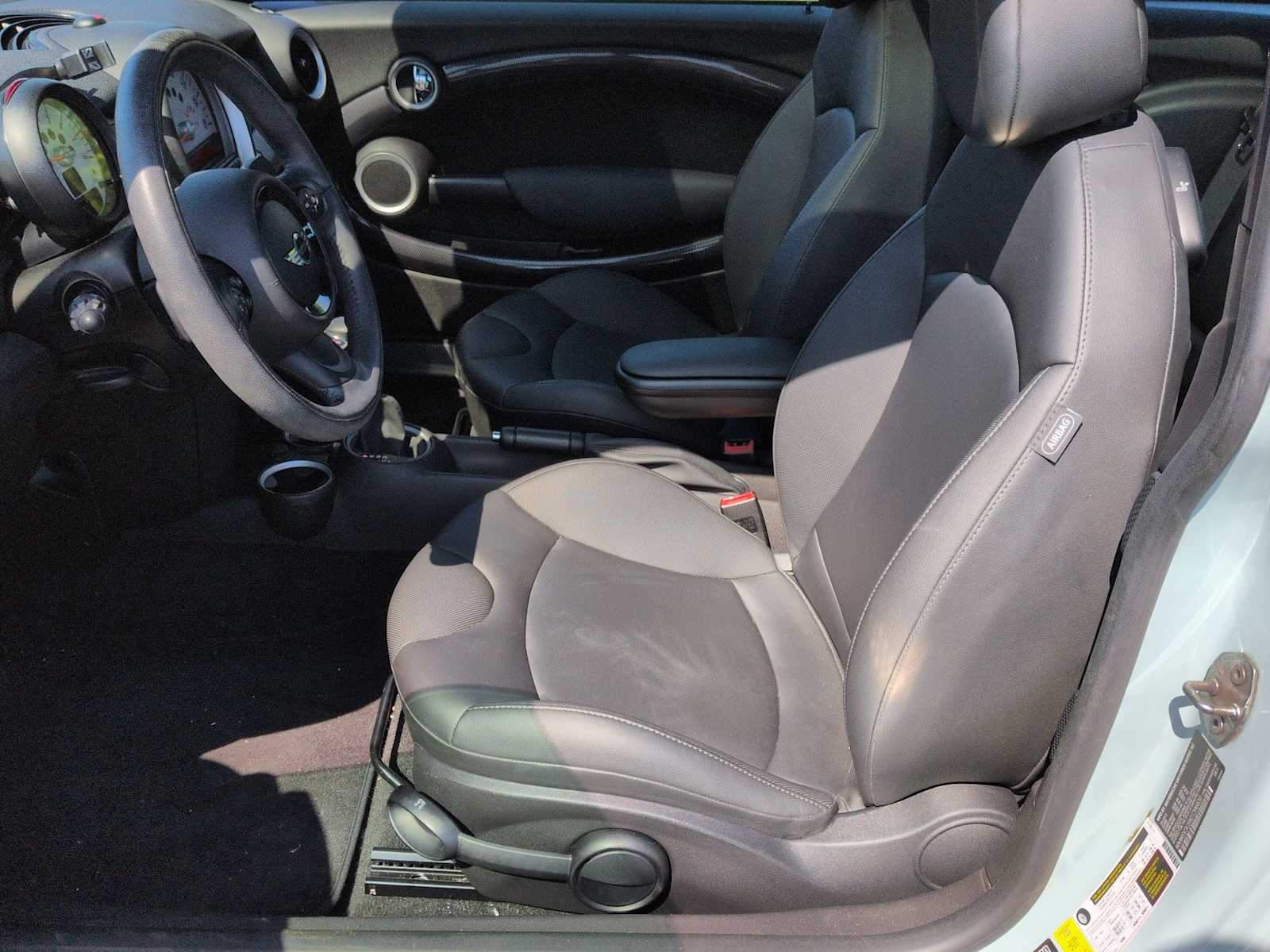 Thumbnail: 2013 MINI Cooper Hardtop - 15