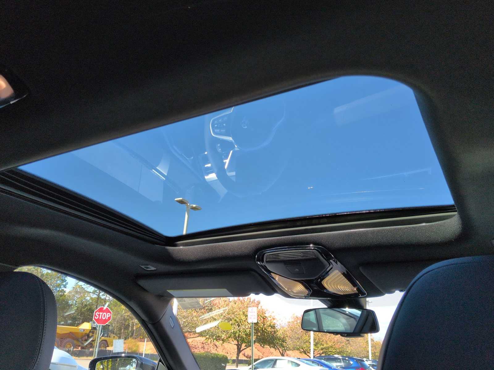 Thumbnail: 2025 BMW i4 - 23