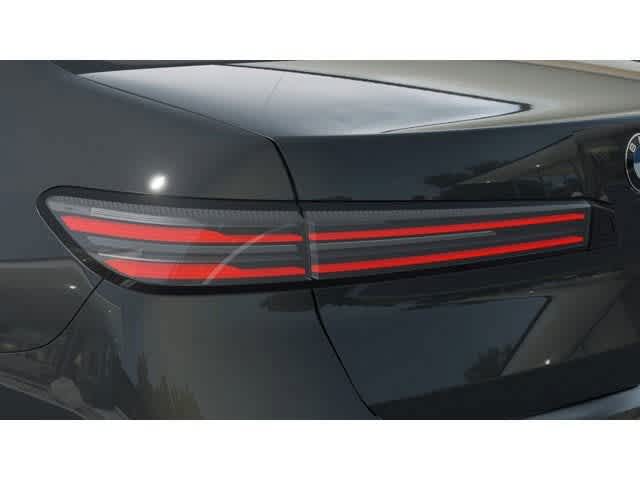 Thumbnail: 2027 BMW 7 Series - 8