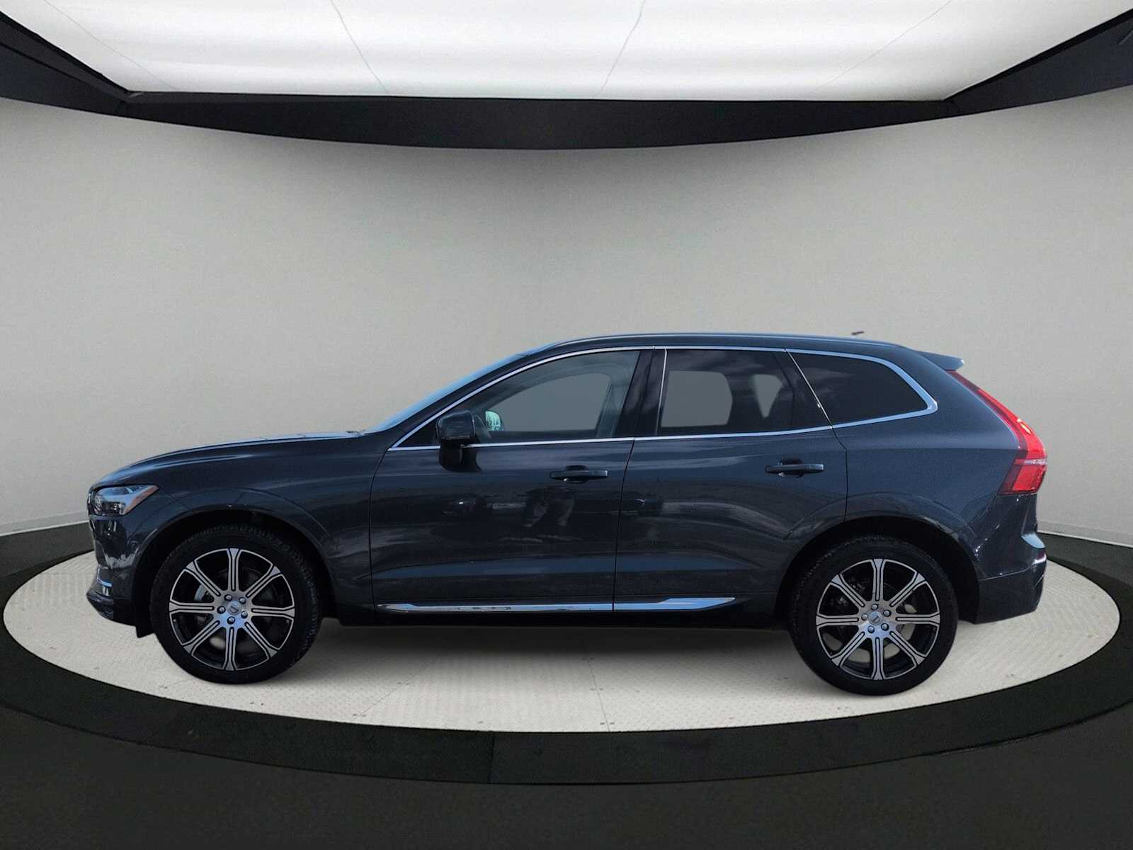 Thumbnail: 2021 Volvo XC60 - 5