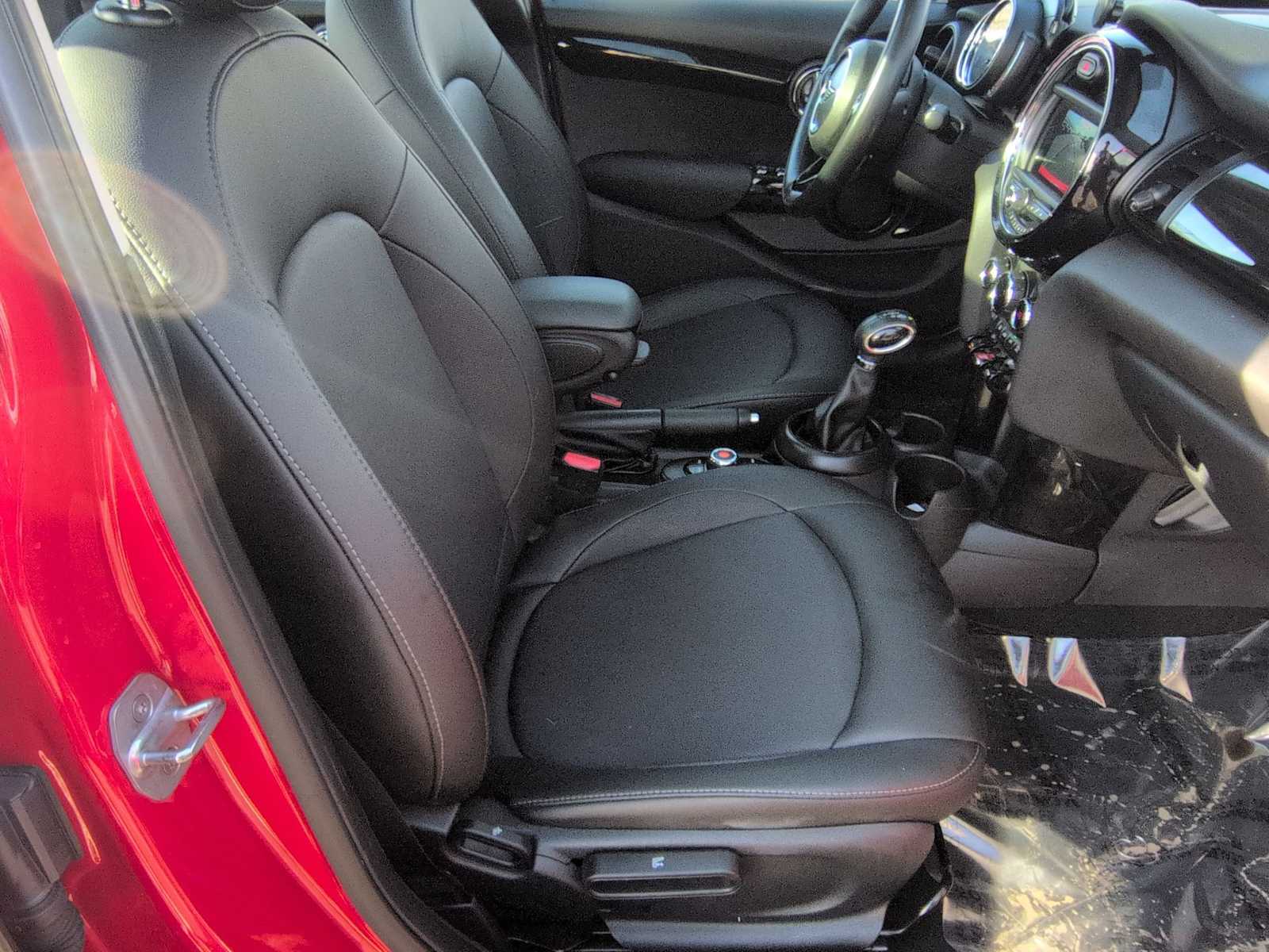 Thumbnail: 2019 MINI Cooper Hardtop - 24