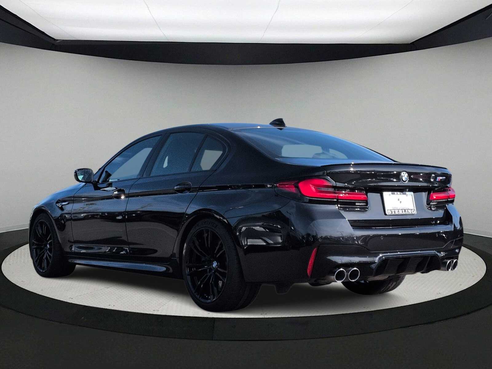Thumbnail: 2023 BMW M5 - 6