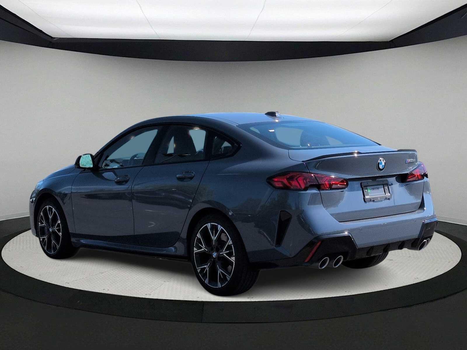 Thumbnail: 2025 BMW 2 Series - 6