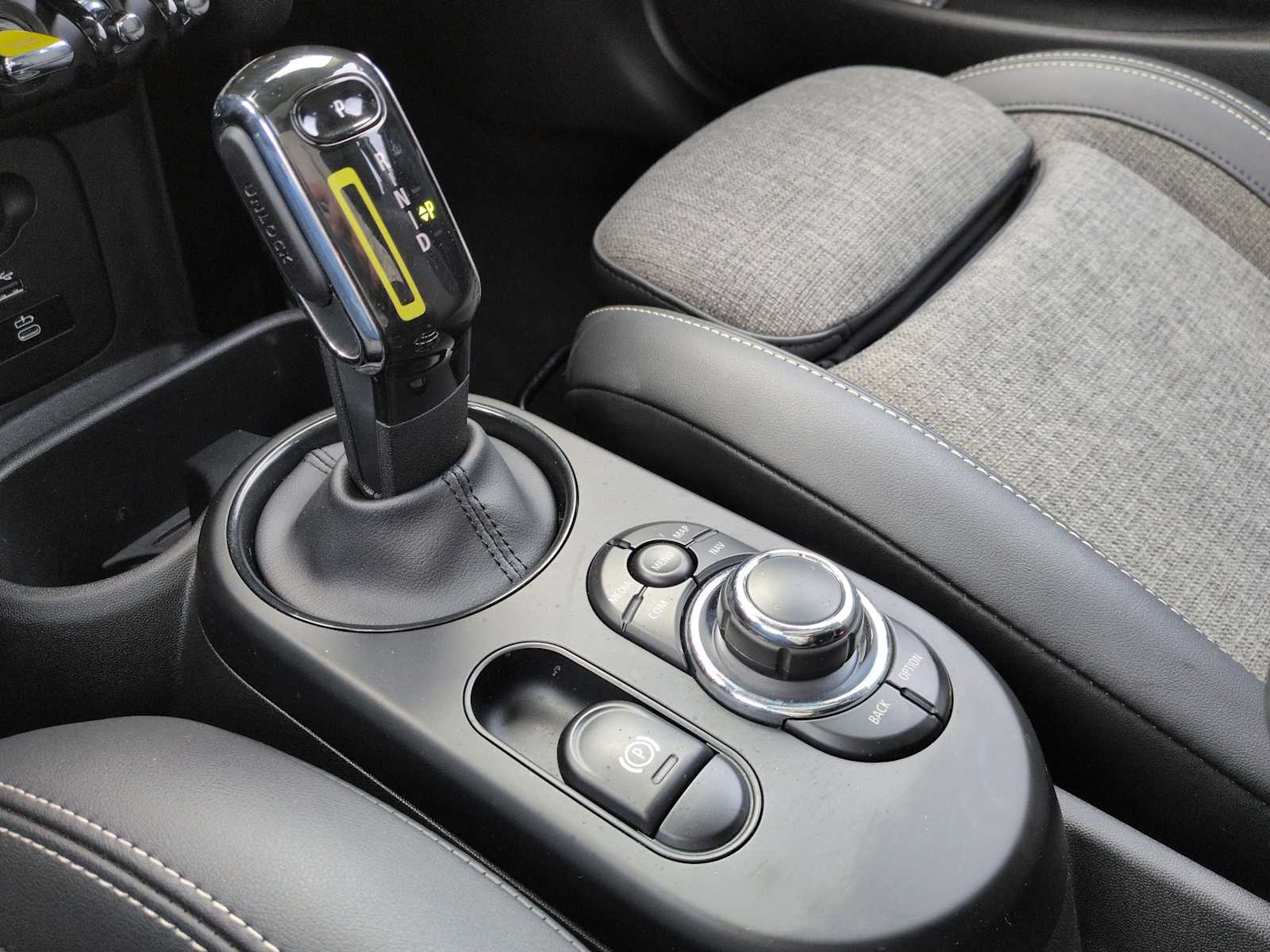 Thumbnail: 2023 MINI Cooper Hardtop - 35