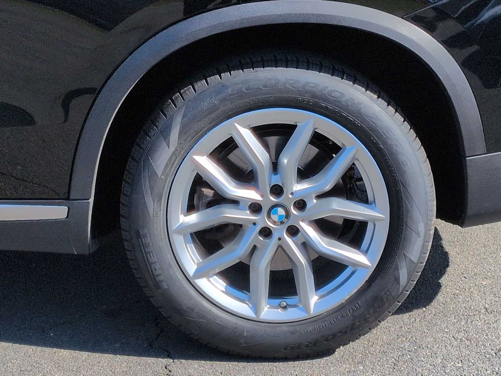 Thumbnail: 2023 BMW X5 - 14