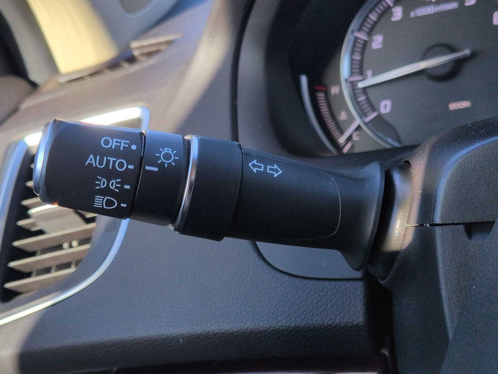 Thumbnail: 2015 Acura TLX - 29