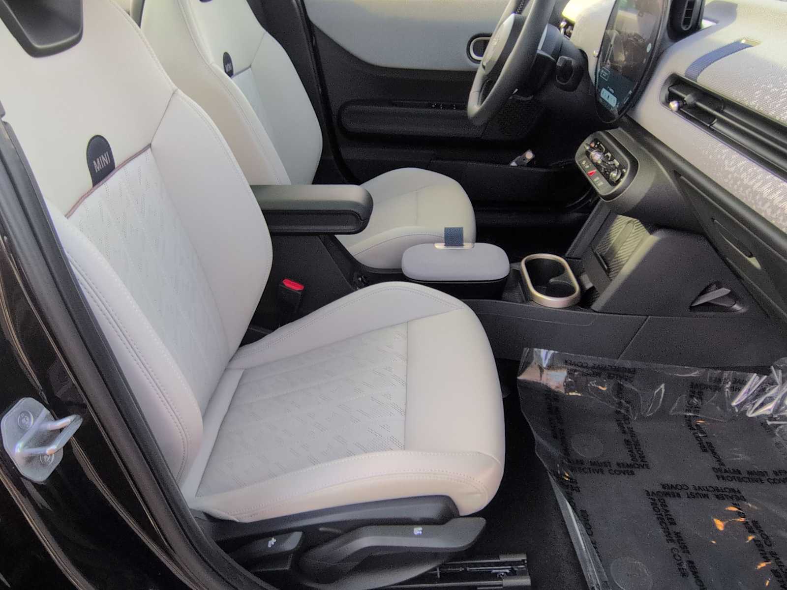 Thumbnail: 2025 MINI Cooper Hardtop - 24