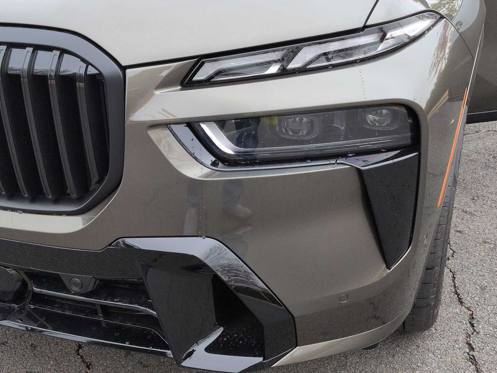 Thumbnail: 2026 BMW X7 - 11